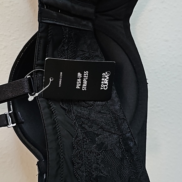 Torrid curve push-up strapless black bra 38D - Picture 5 of 7